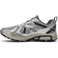 New Balance Chaussure de course 'MT410v5' gris / gris argenté / argent